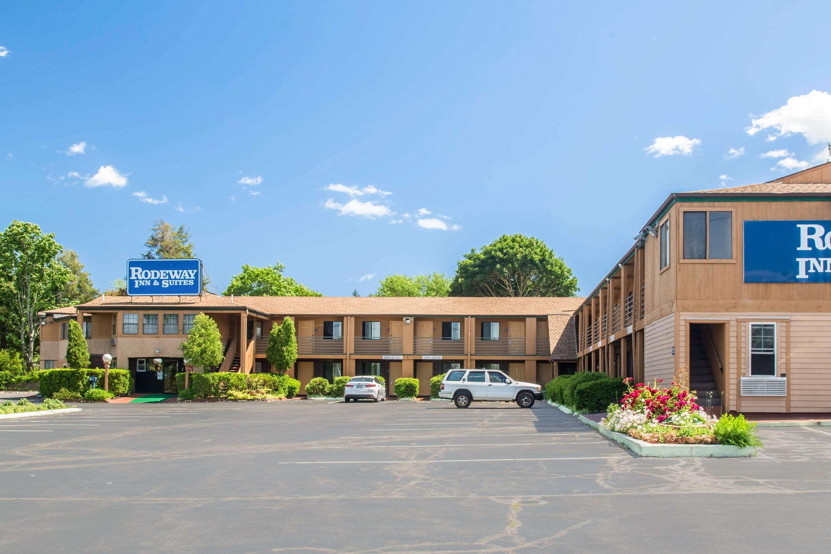 Rodeway Inn & Suites Branford - Guilford Exterior foto